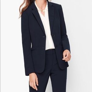Talbots Gorgeous lined navy crepe blazer 🌟